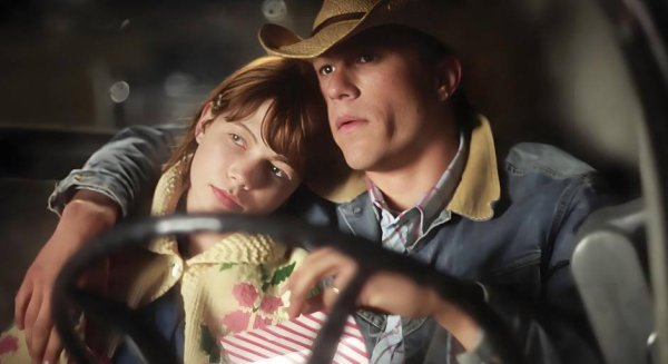 开云体育(中国)官方网站球桌两头凝结着男性间忍耐的爱意-开云「中国」kaiyun网页版登录入口