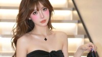 看涩图要看全身照 胸前有机场的囧图